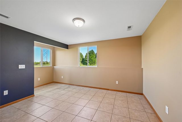 3824 Lakeview Drive SW, Cedar Rapids, IA 52404