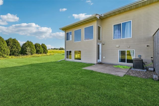 3824 Lakeview Drive SW, Cedar Rapids, IA 52404