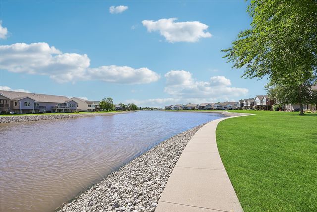 3824 Lakeview Drive SW, Cedar Rapids, IA 52404