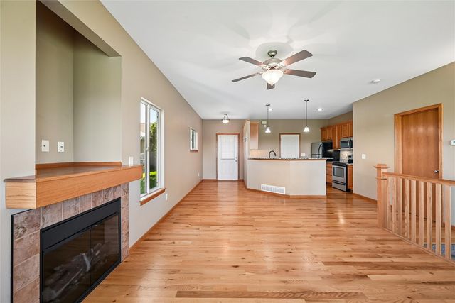 3824 Lakeview Drive SW, Cedar Rapids, IA 52404