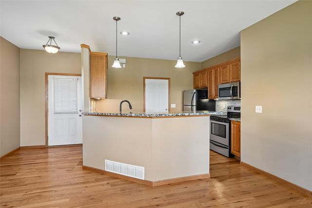 3824 Lakeview Drive SW, Cedar Rapids, IA 52404