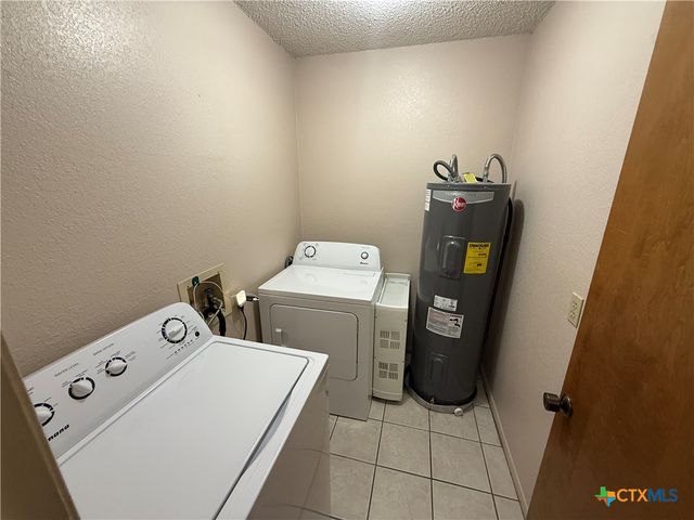 311 versailles, Victoria, TX 77904