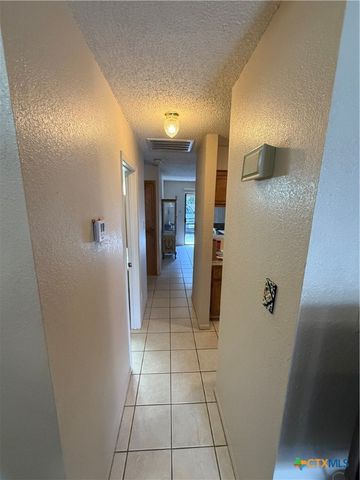 311 versailles, Victoria, TX 77904