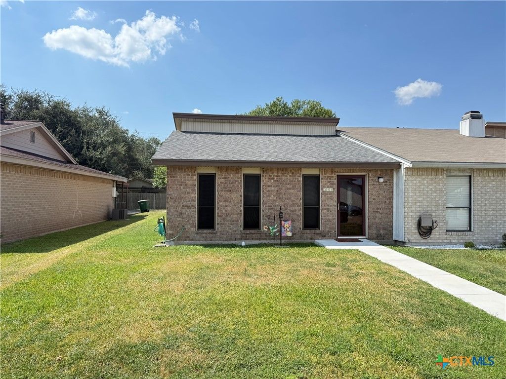 311 versailles, Victoria, TX 77904