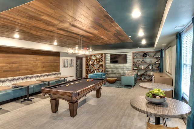 680 E Algonquin Road 1404, Schaumburg, IL 60173