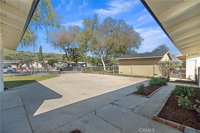 2248 belinda, Pomona, CA 91768