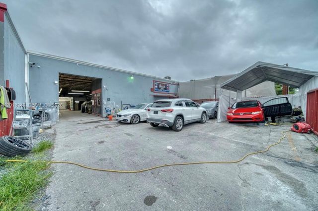 3730 NW 82nd St, Hialeah, FL 33147
