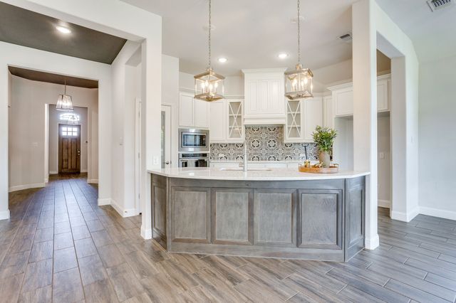1209 Rushmore Drive, Burleson, TX 76028