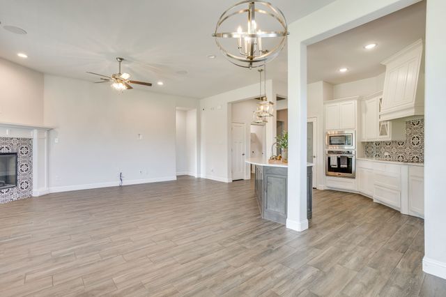 1209 Rushmore Drive, Burleson, TX 76028