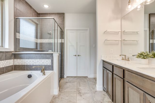 1209 Rushmore Drive, Burleson, TX 76028