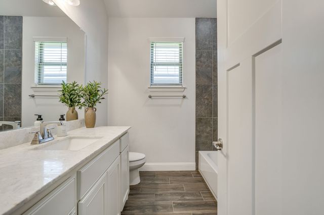 1209 Rushmore Drive, Burleson, TX 76028