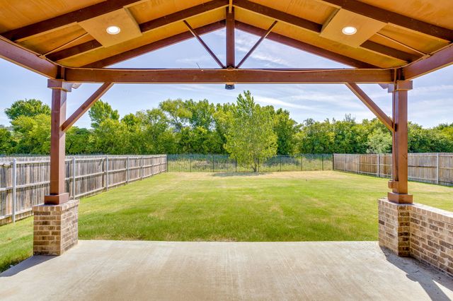 1209 Rushmore Drive, Burleson, TX 76028