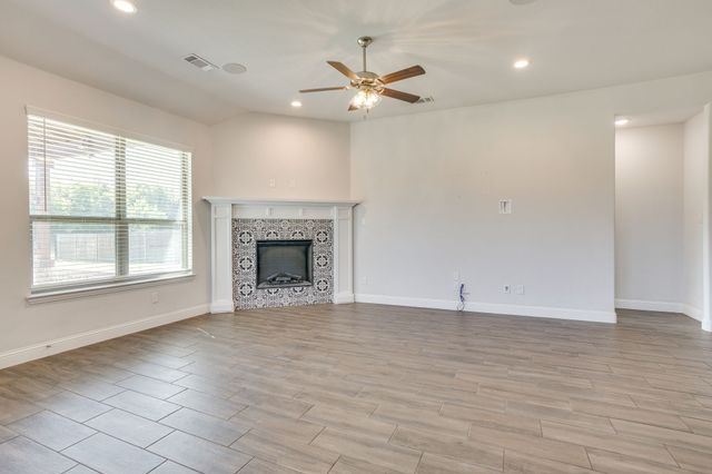 1209 Rushmore Drive, Burleson, TX 76028