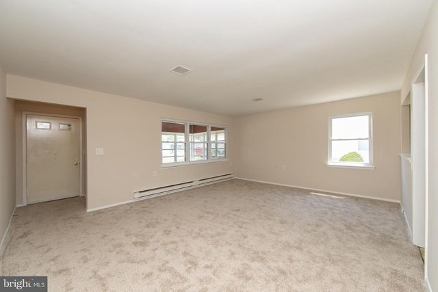 87 HUNTINGTON DR, Southampton, NJ 08088