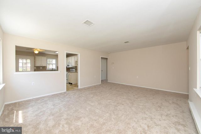 87 HUNTINGTON DR, Southampton, NJ 08088