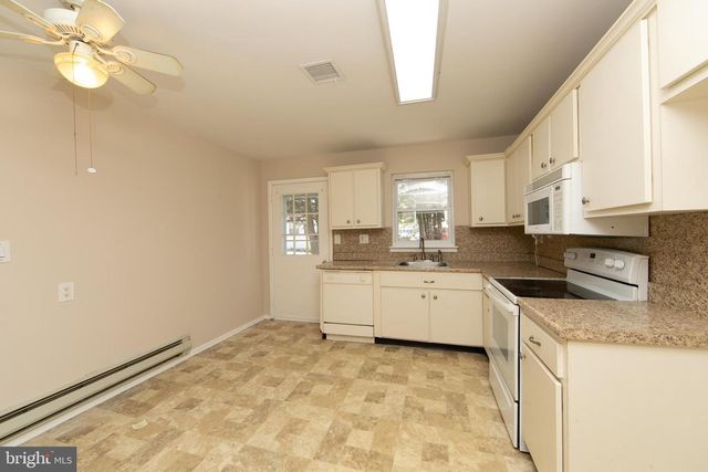87 HUNTINGTON DR, Southampton, NJ 08088