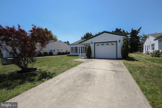 87 HUNTINGTON DR, Southampton, NJ 08088