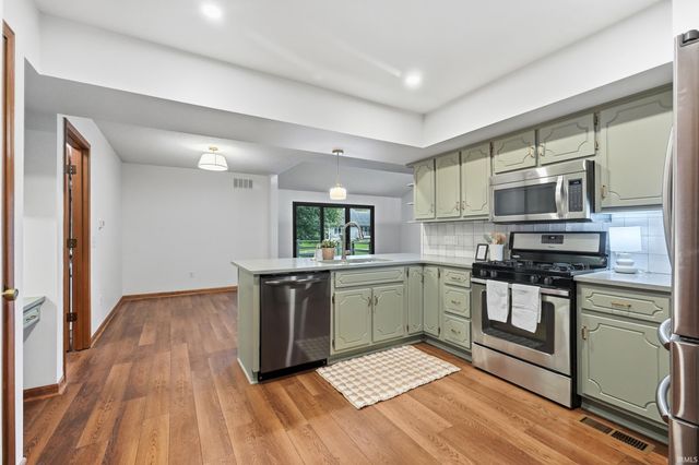 5720 Bayside Drive, Fort Wayne, IN 46815