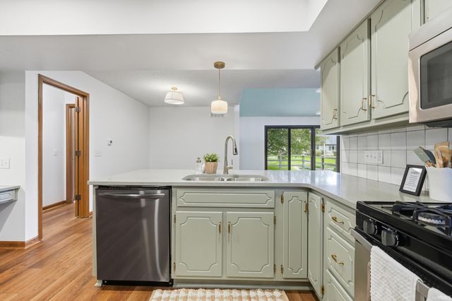 5720 Bayside Drive, Fort Wayne, IN 46815