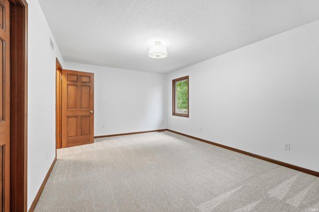 5720 Bayside Drive, Fort Wayne, IN 46815