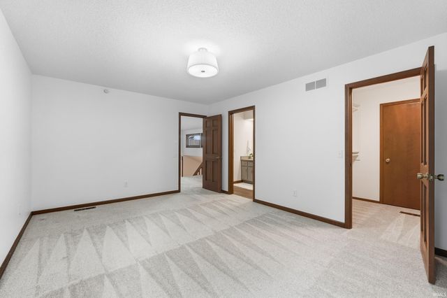 5720 Bayside Drive, Fort Wayne, IN 46815