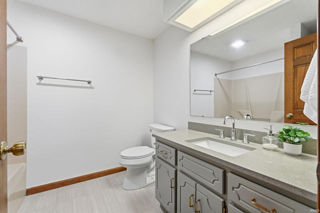 5720 Bayside Drive, Fort Wayne, IN 46815