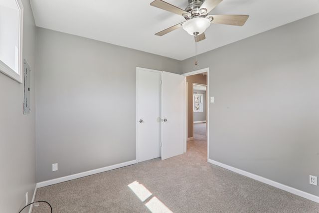 17303 Greenbay Avenue SE, Lansing, IL 60438