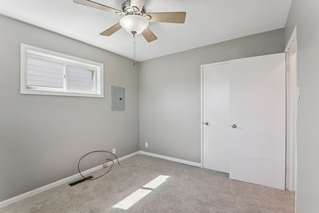 17303 Greenbay Avenue SE, Lansing, IL 60438