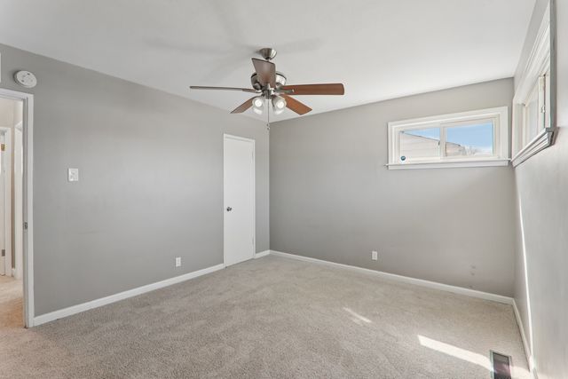 17303 Greenbay Avenue SE, Lansing, IL 60438