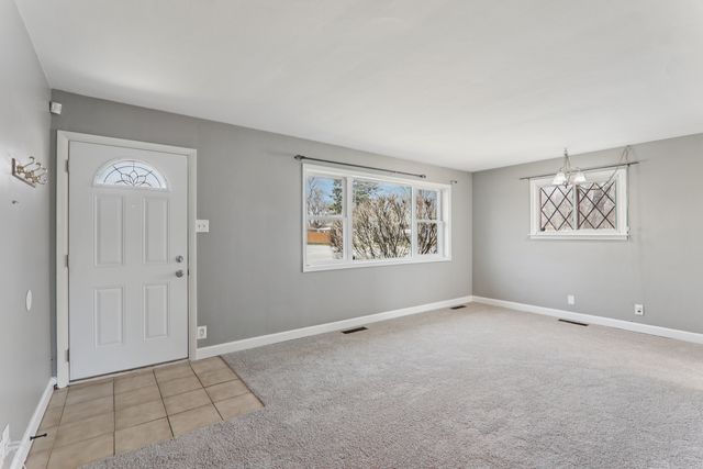 17303 Greenbay Avenue SE, Lansing, IL 60438