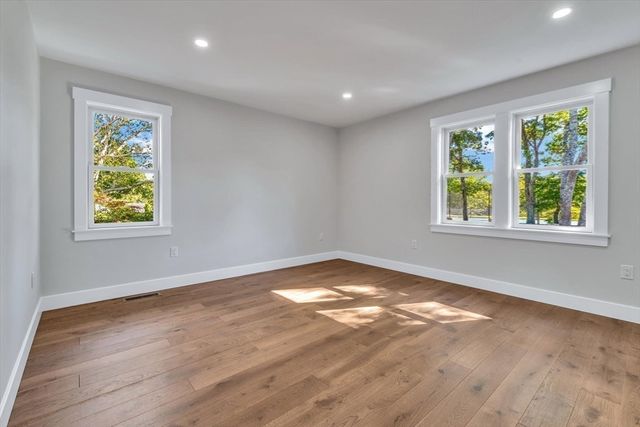 25 Percival Rd, Falmouth, MA 02536