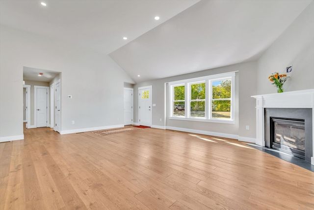 25 Percival Rd, Falmouth, MA 02536