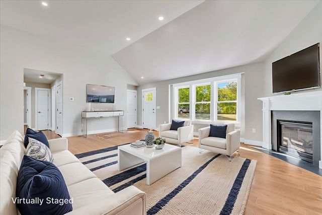 25 Percival Rd, Falmouth, MA 02536