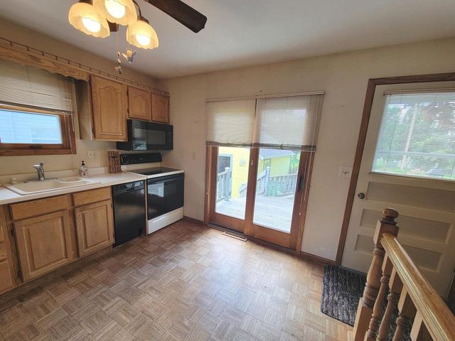 135 E BURNETT STREET, Beaver Dam, WI 53916