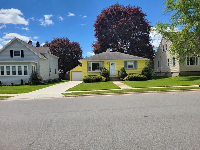 135 E BURNETT STREET, Beaver Dam, WI 53916