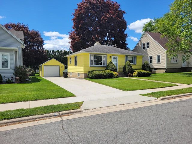 135 E BURNETT STREET, Beaver Dam, WI 53916