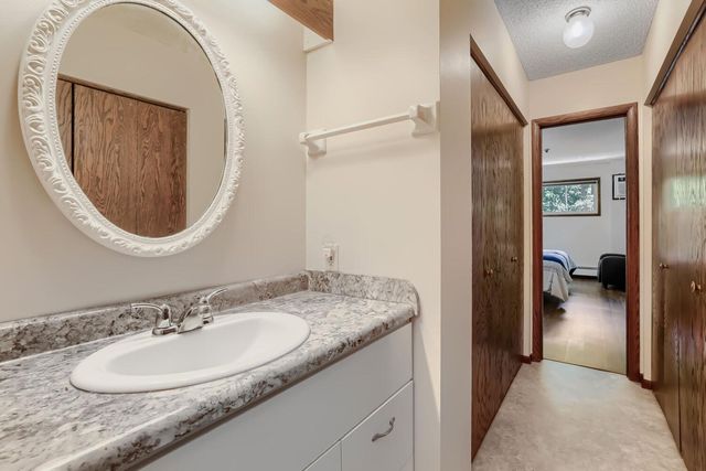 12600 Parkwood Drive 313, Burnsville, MN 55337
