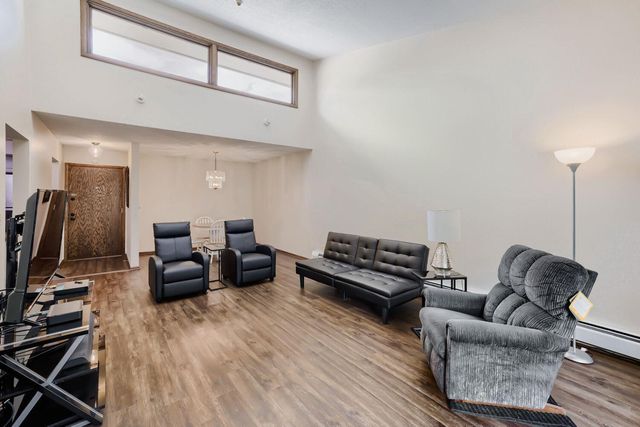 12600 Parkwood Drive 313, Burnsville, MN 55337