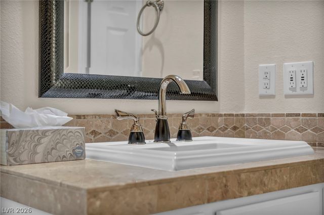 37 Stonemark Drive, Henderson, NV 89052