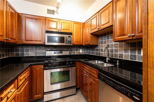 2479 Peachtree Road NE 1706, Atlanta, GA 30305