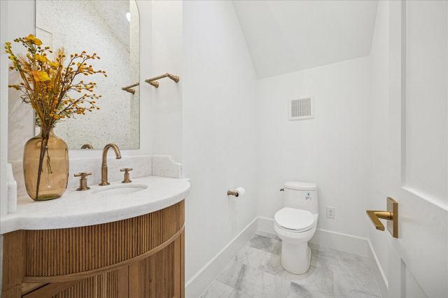 830 Azalea Street, Houston, TX 77018