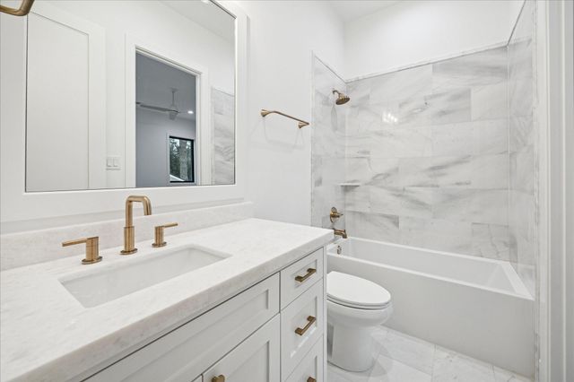 830 Azalea Street, Houston, TX 77018