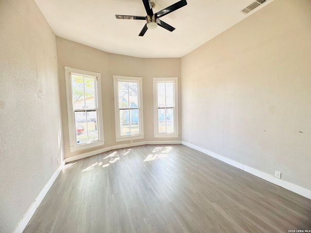 614 Cumberland Rd, San Antonio, TX 78204