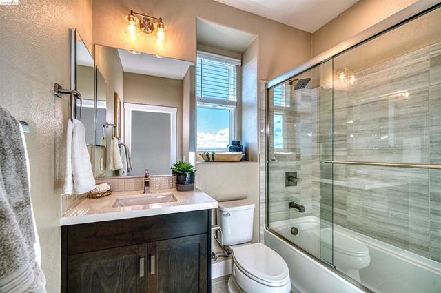 28931 Parkridge Loop 81, Hayward, CA 94544