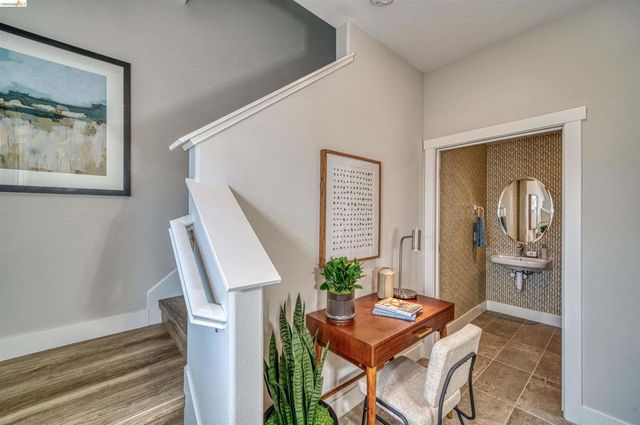 28931 Parkridge Loop 81, Hayward, CA 94544