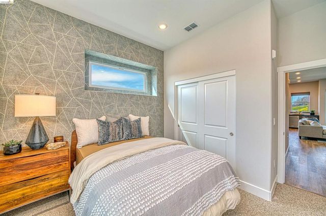 28931 Parkridge Loop 81, Hayward, CA 94544