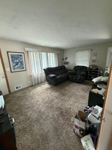 6132 Edgewood Avenue, Woodbury, MN 55125