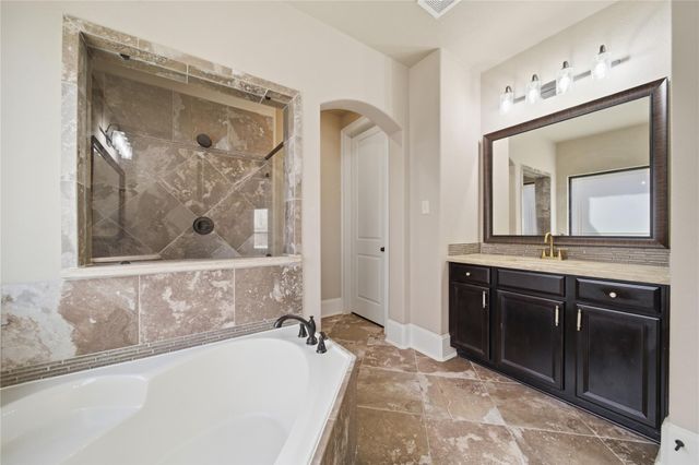 9707 Lauren Briar Lane, Humble, TX 77396