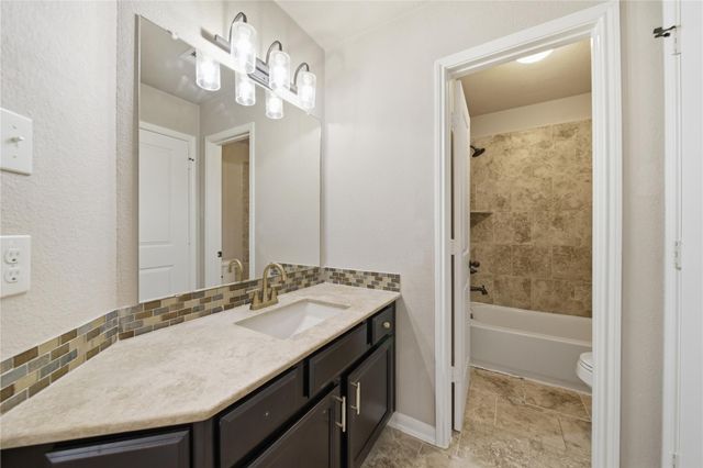 9707 Lauren Briar Lane, Humble, TX 77396