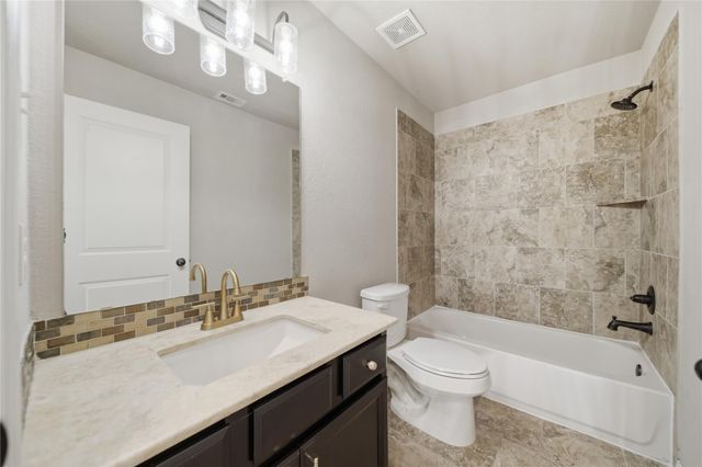 9707 Lauren Briar Lane, Humble, TX 77396